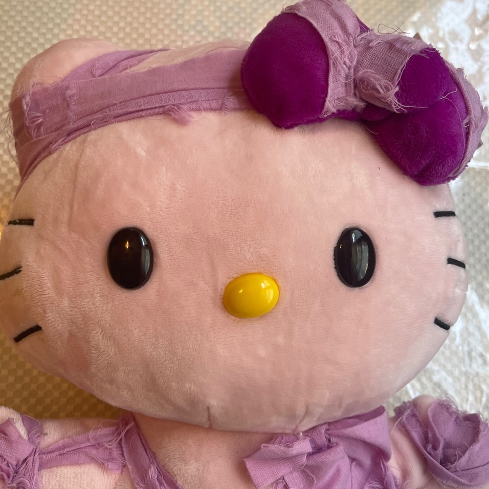 Hello kitty mummy - Picture 3 of 8
